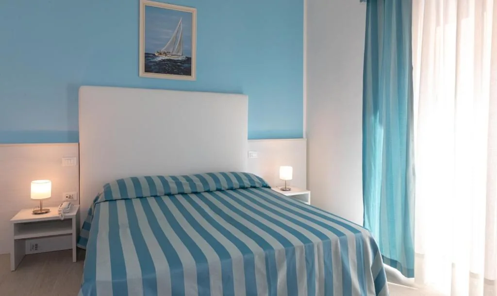 Double or Twin Room with Terrace — Hotel Paolina