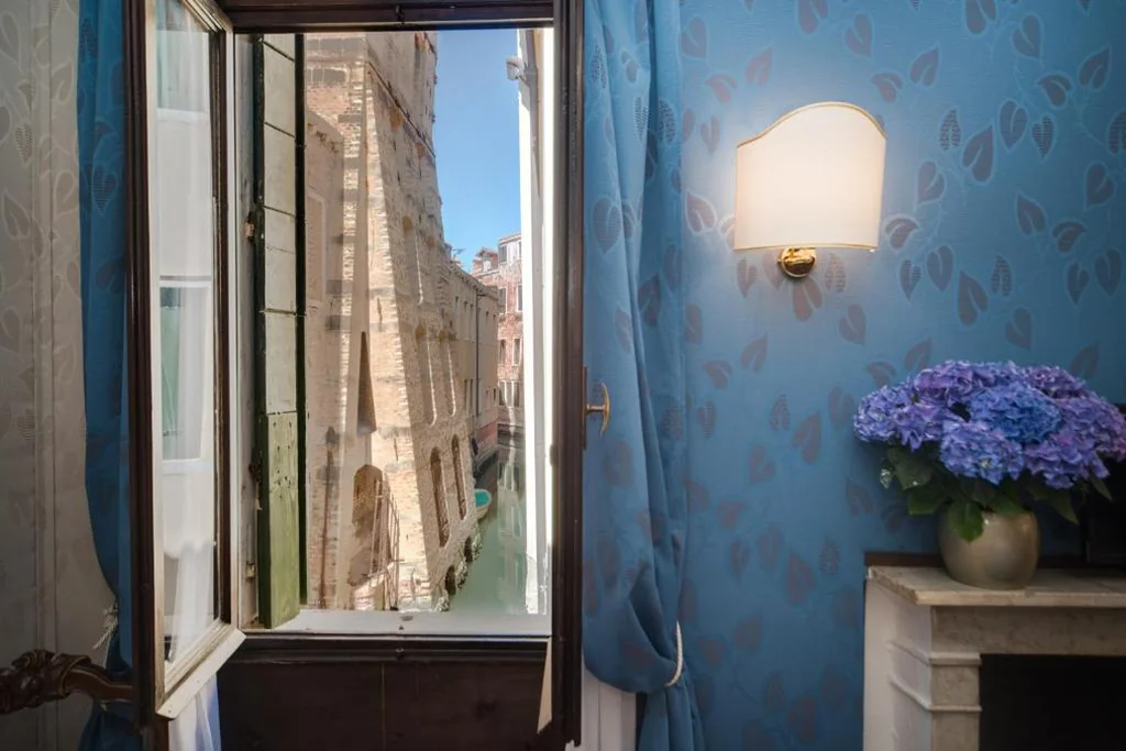 Double or Twin Room with Canal View — Ca’ Lavezzera
