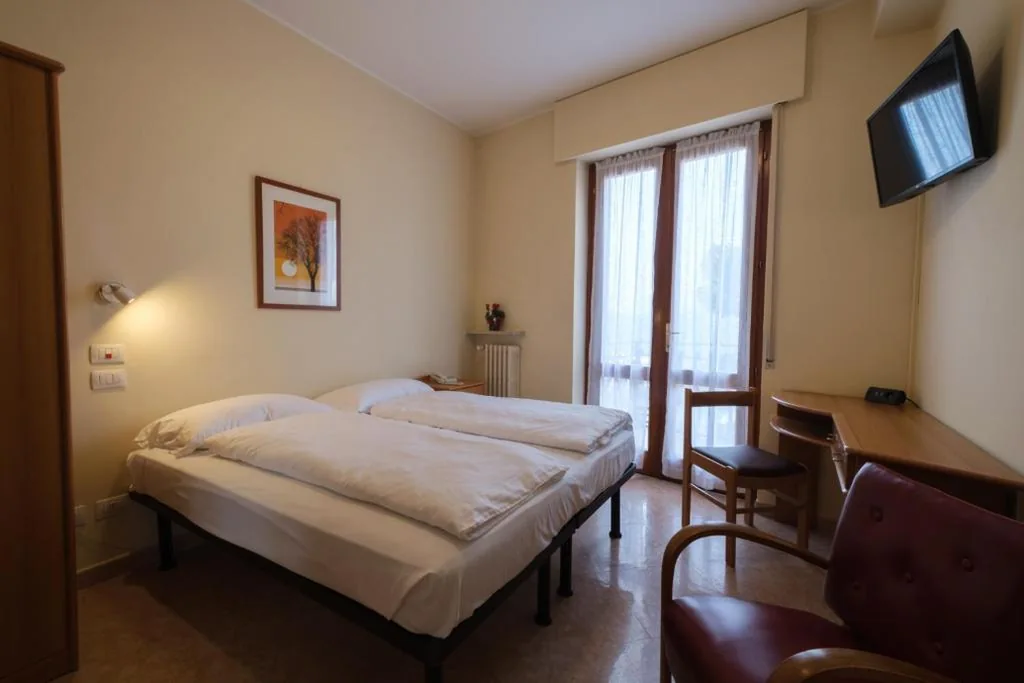 Double or Twin Room with View — Casa Vacanza – Casa del Padre Nascimbeni