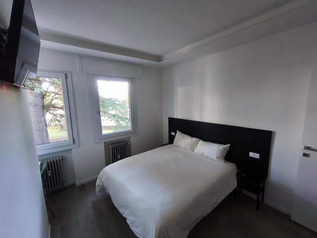 Double or Twin Room with Garden View — Grace House