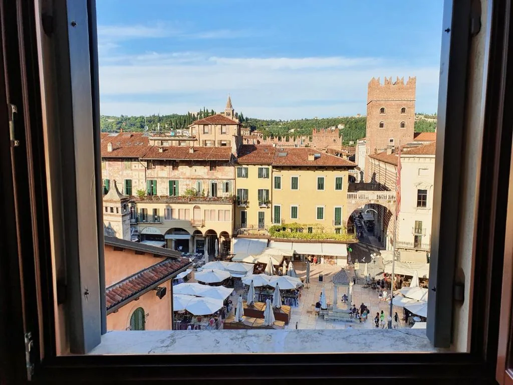 Camera Matrimoniale/Doppia con Letti Singoli con Vista — Hotel Aurora