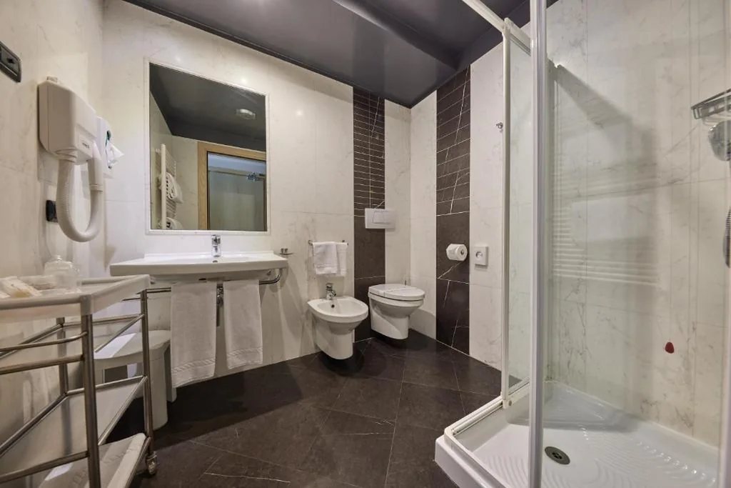Double or Twin Room with Garden View — Hotel Europa