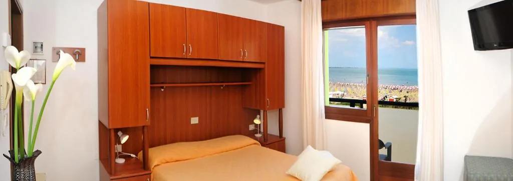 Camera Matrimoniale/Doppia con Letti Singoli con Vista Mare — Hotel Giacomazzo