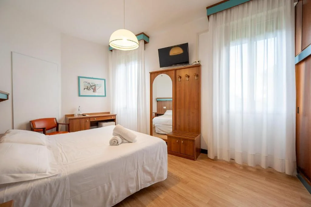 Double or Twin Room with City View — Hotel Las Vegas