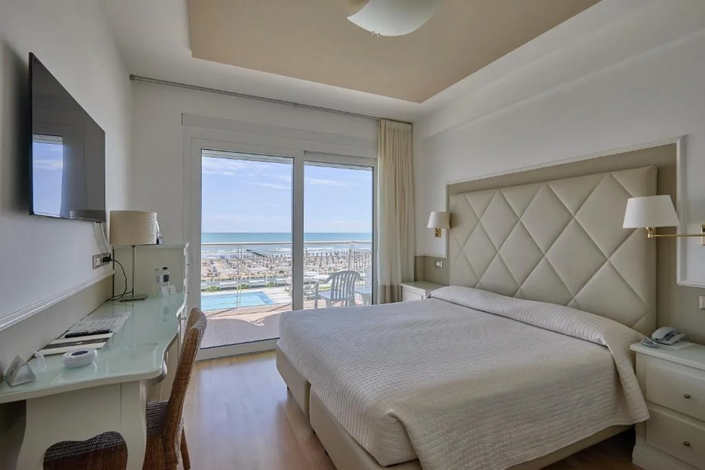 Camera Matrimoniale/Doppia con Letti Singoli con Vista Mare — Hotel Le Soleil