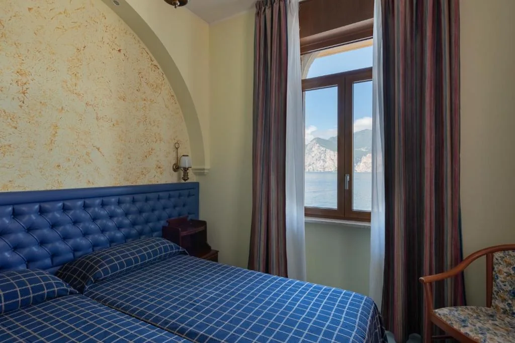 Camera Matrimoniale/Doppia con Letti Singoli con Vista Lago. — Hotel Malcesine