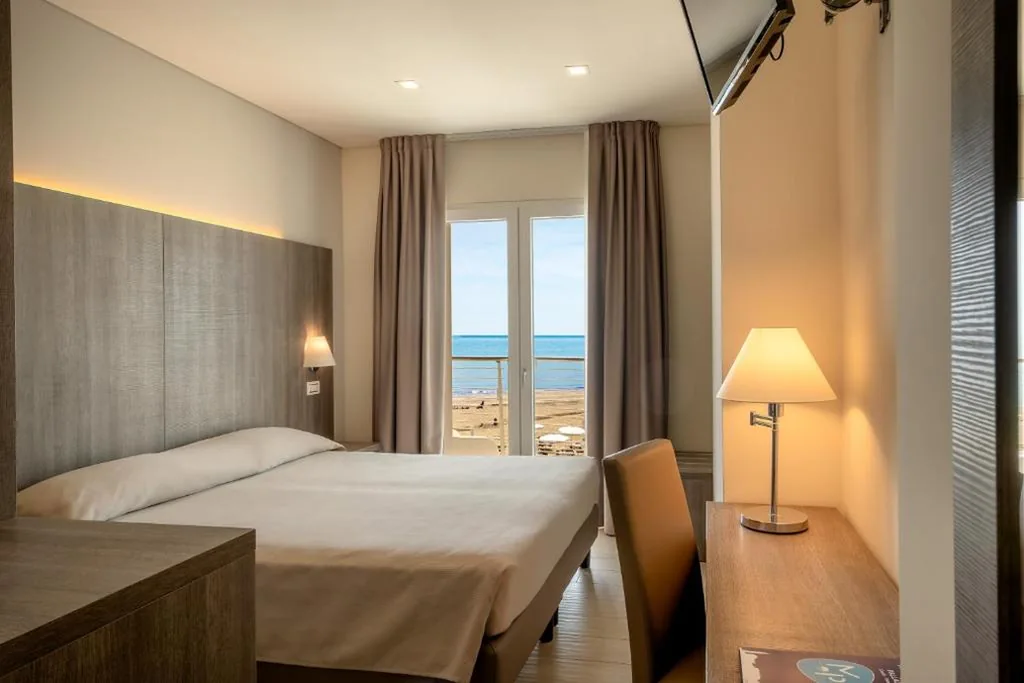 Double or Twin Room with Sea View — Hotel Marco Polo