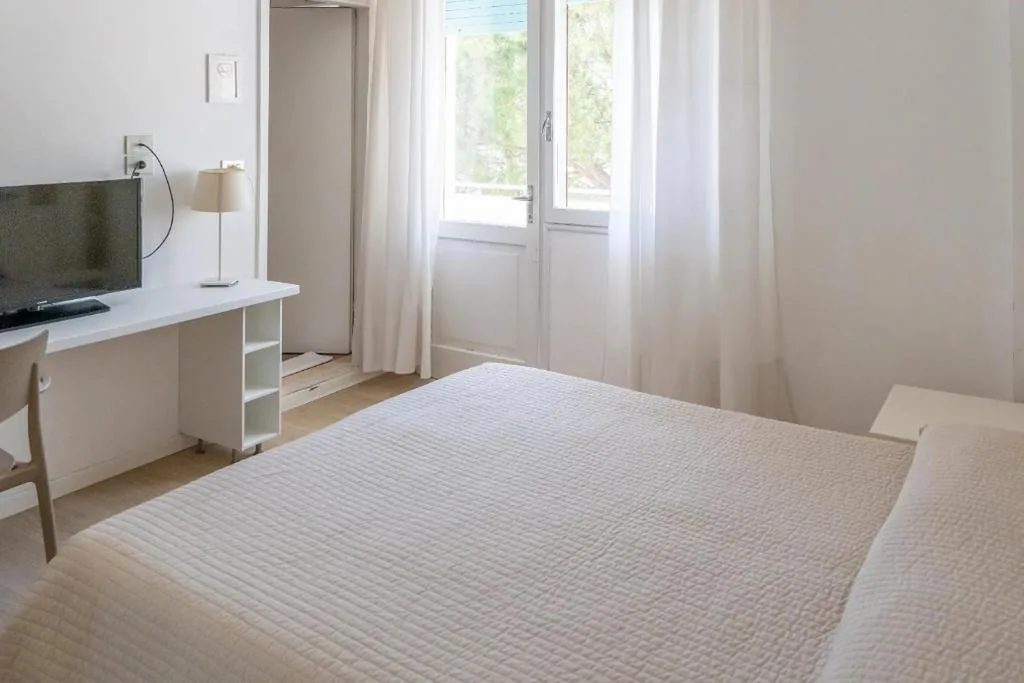 Camera Matrimoniale/Doppia con Letti Singoli con Vista Mare Parziale — Hotel Parioli