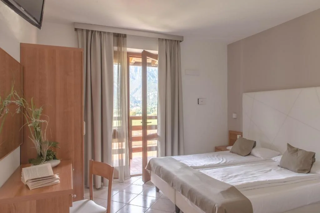 Double or Twin Room with Mountain View — Hotel Residence La Pertica