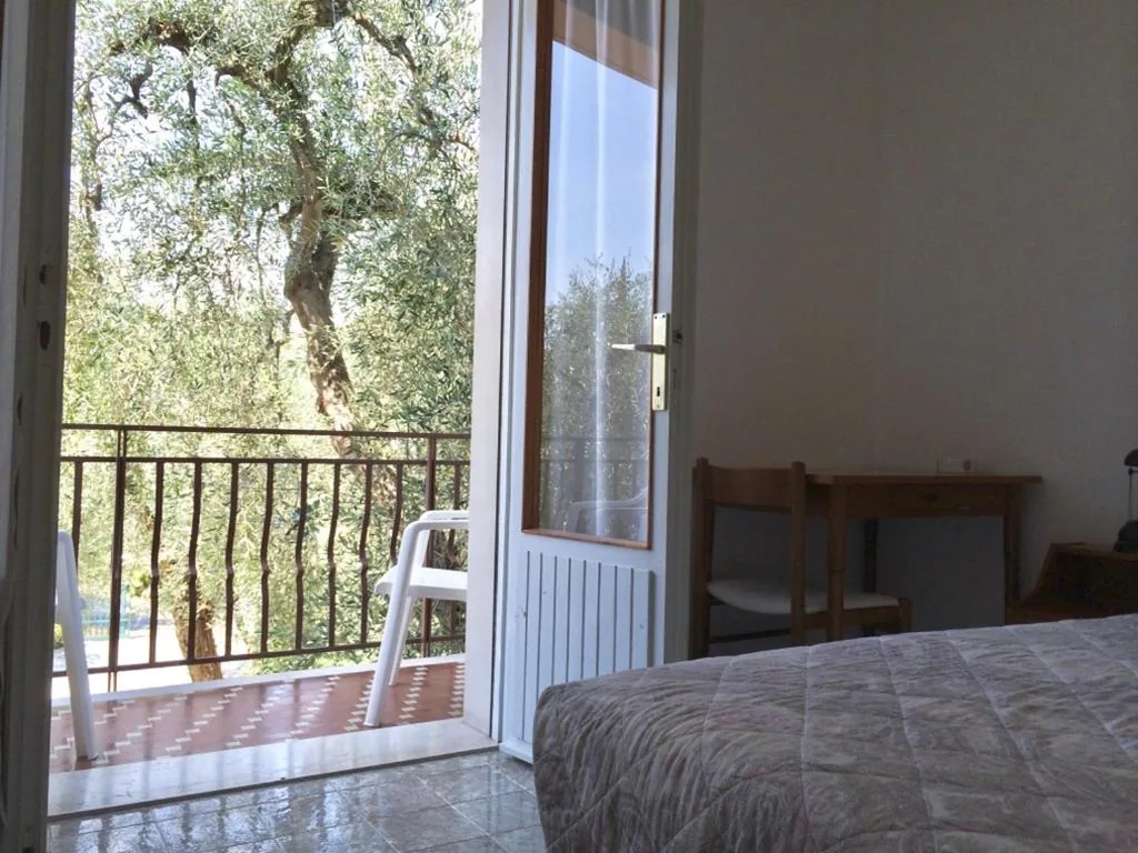 Double or Twin Room with Garden View — Hotel Zanetti