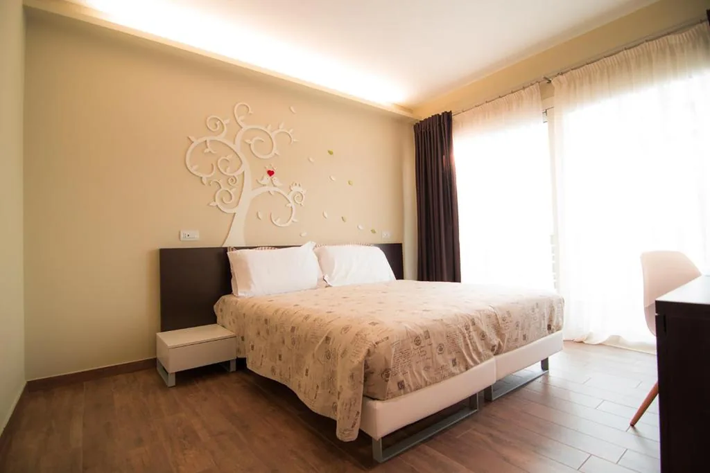 Double or Twin Room with Canal View — Locanda Dogana