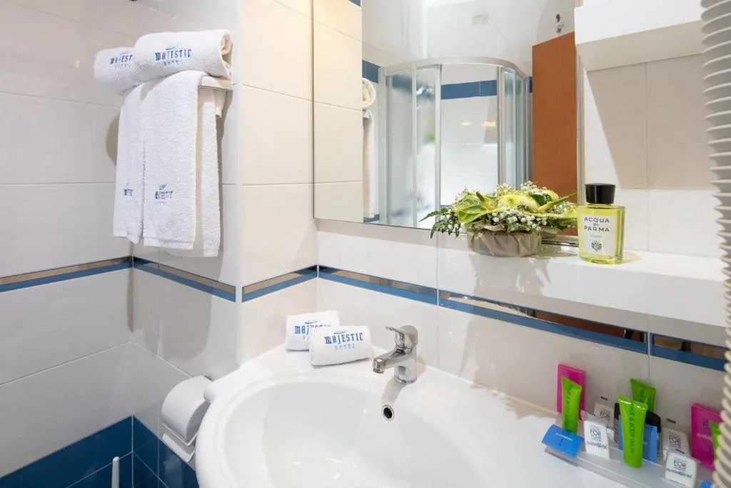 Camera Matrimoniale/Doppia con Letti Singoli con Vista Mare — Majestic Beach Hotel & Wellness