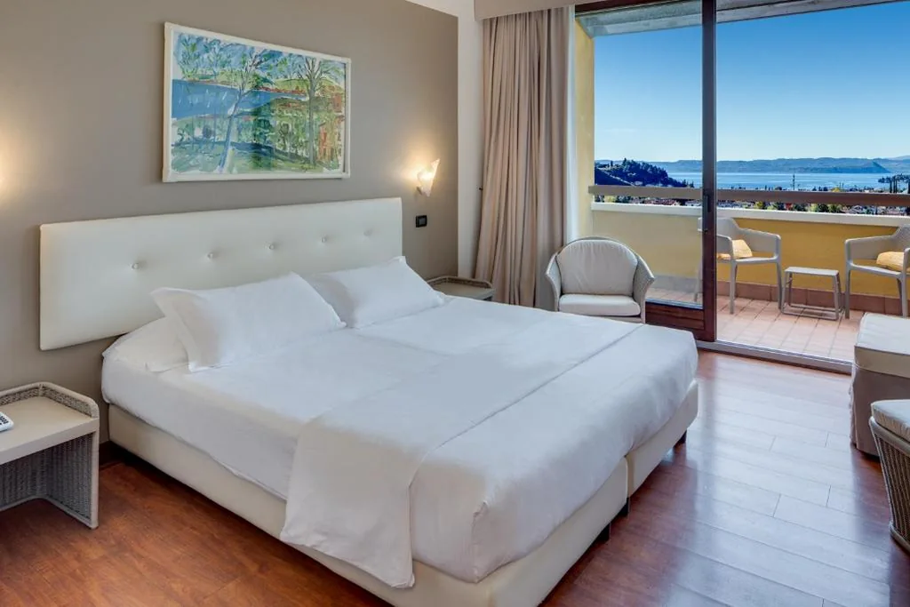 Double or Twin Room with Lake View — Poiano Garda Resort Hotel