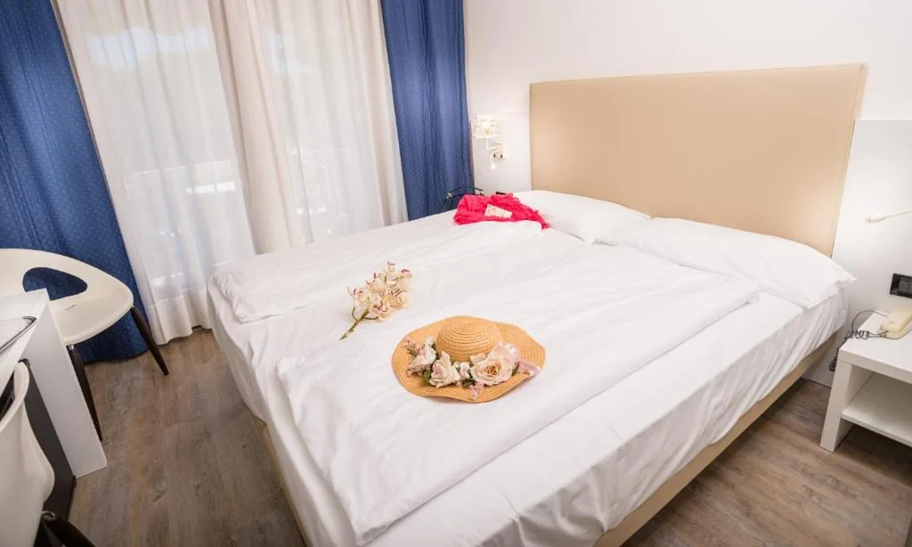 Double or Twin Room — Fantinello Hotel