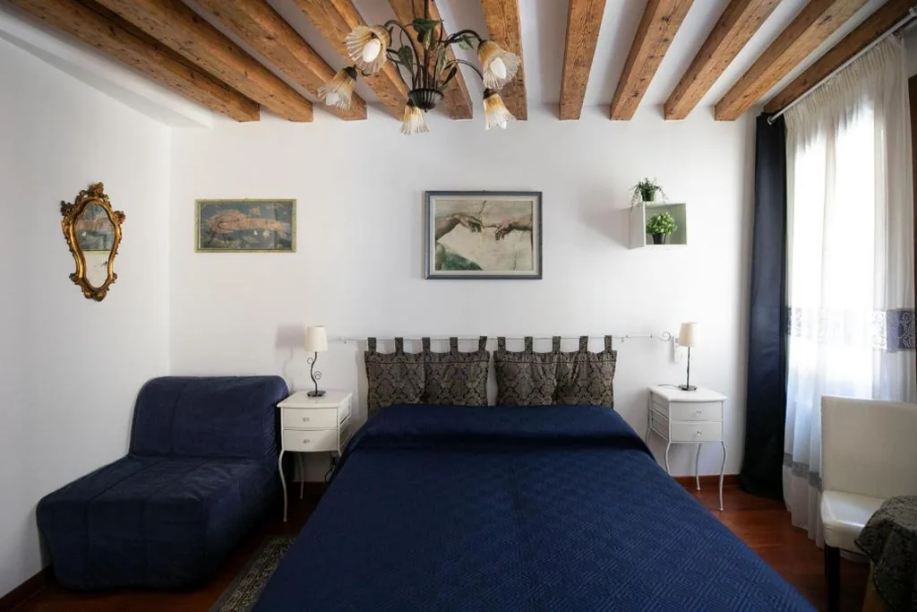 Camera Matrimoniale/Doppia con Letti Singoli — Hidden Gem in Venice