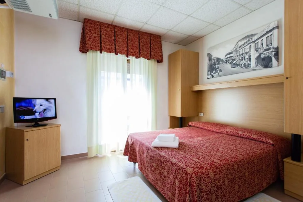Camera Matrimoniale/Doppia con Letti Singoli — Hotel Al Mare