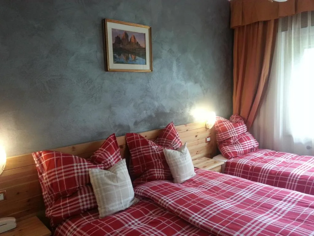 Camera Matrimoniale/Doppia con Letti Singoli — Hotel al Sole