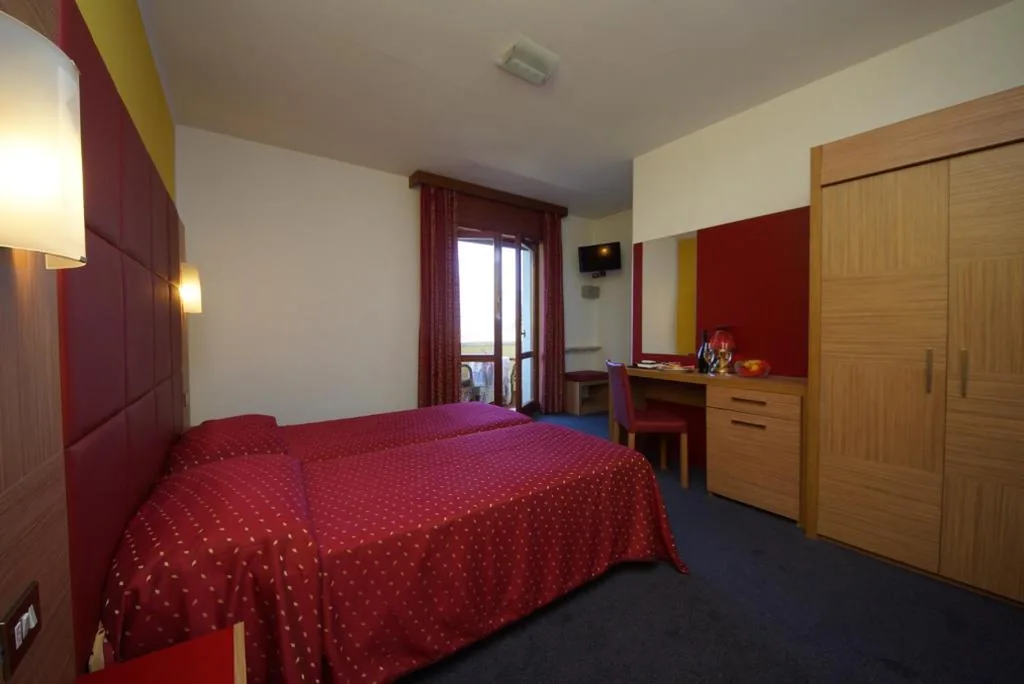 Double or Twin Room — Hotel Alpi