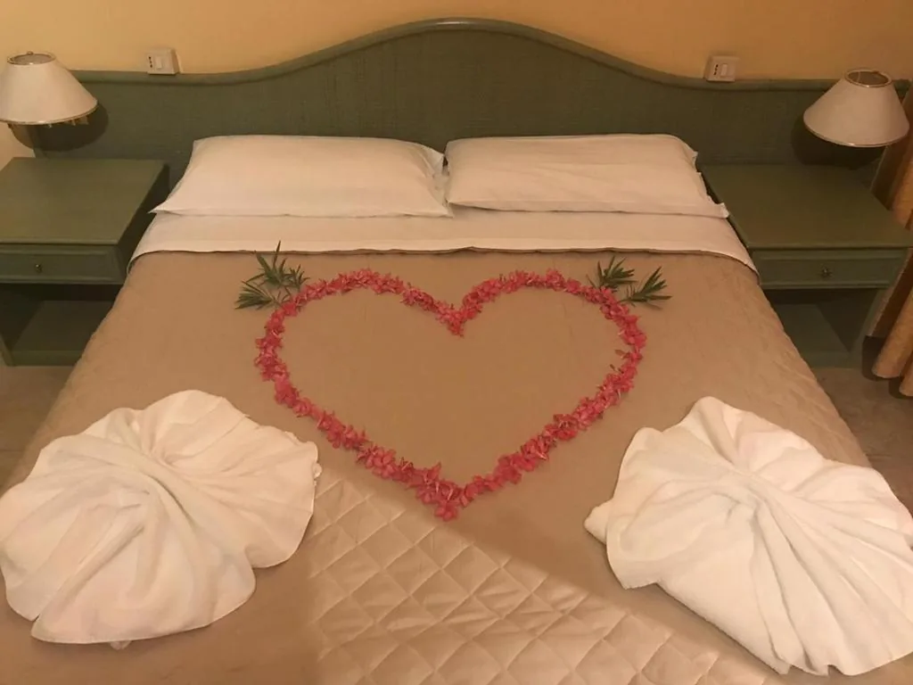 Double or Twin Room — Hotel AMALFI & Restaurant Karaoke Bar