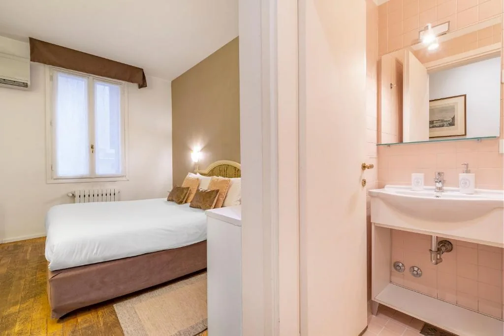 Double/Twin Room — Hotel Casa Petrarca