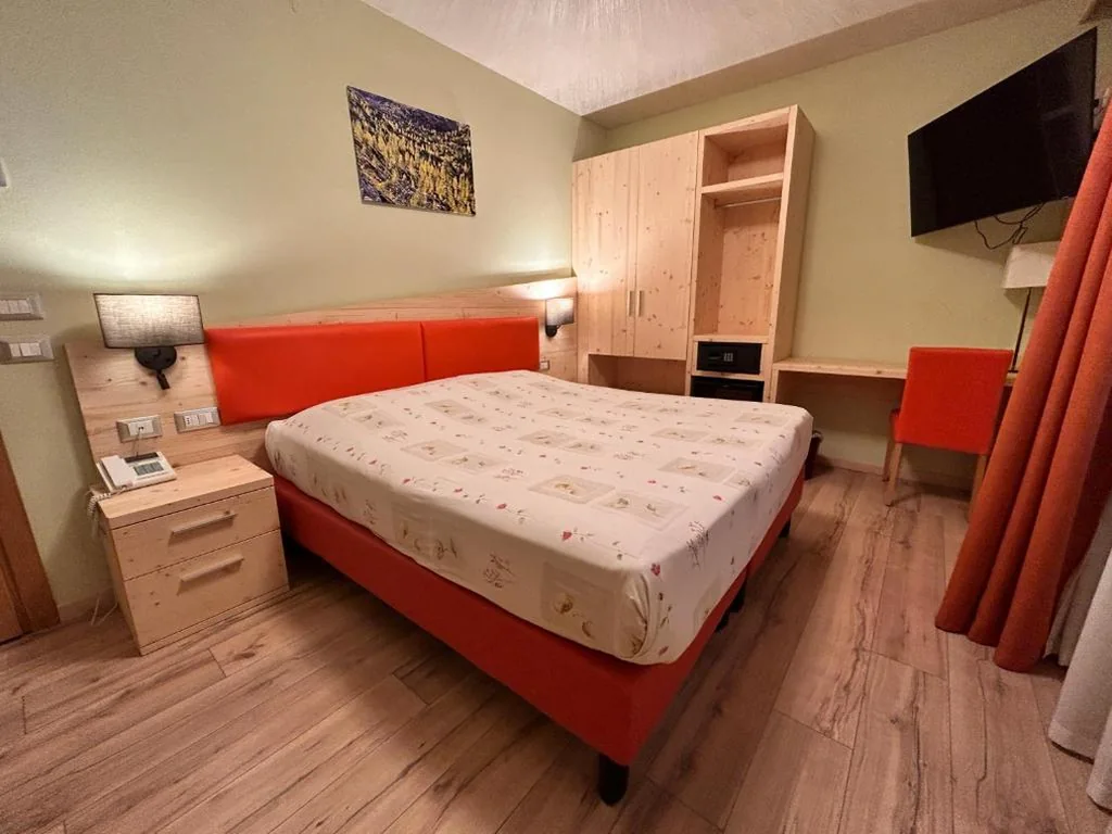 Camera Matrimoniale/Doppia con Letti Singoli — Hotel Centrale