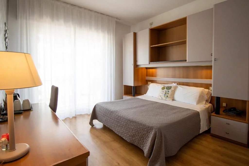 Double or Twin Room — Hotel Crystal
