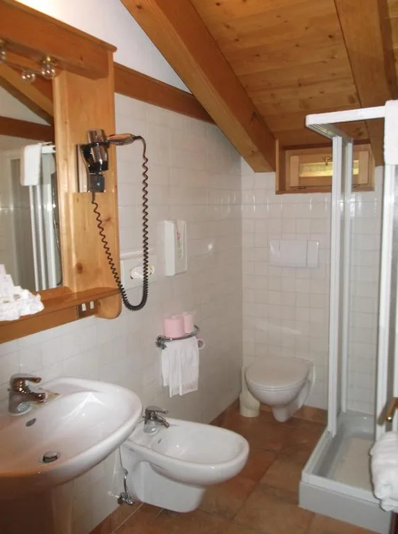 Camera Matrimoniale/Doppia con Letti Singoli — Hotel da Beppe Sello
