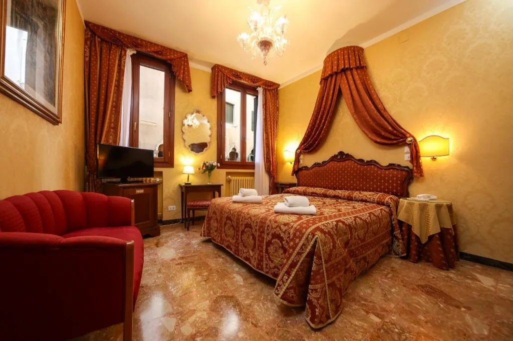 Camera Matrimoniale/Doppia con Letti Singoli — Hotel Da Bruno