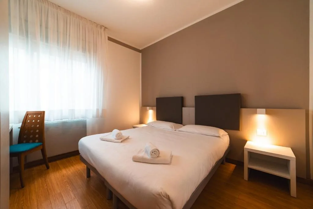Double or Twin Room — Hotel Del Corso
