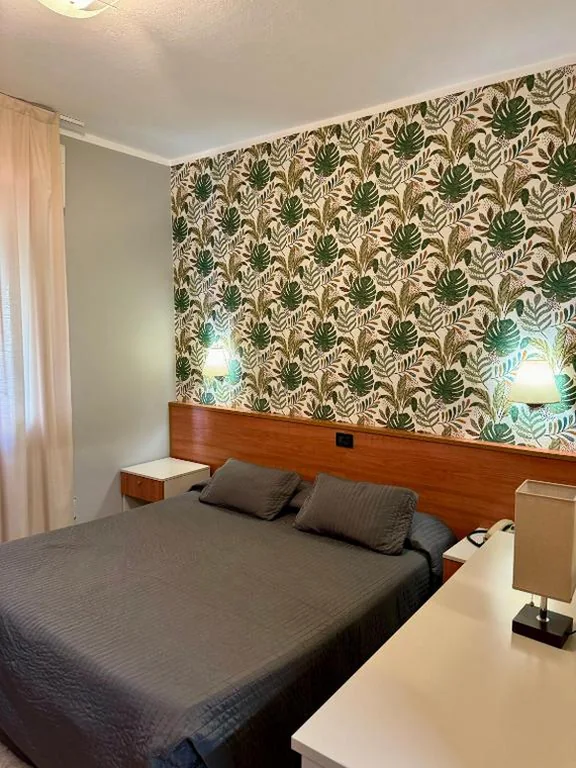 Camera Matrimoniale/Doppia con Letti Singoli — Hotel Delle Rose