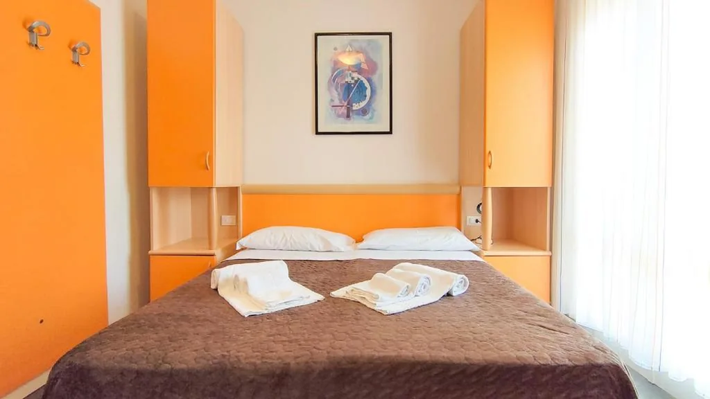 Double or Twin Room — Hotel Esperia