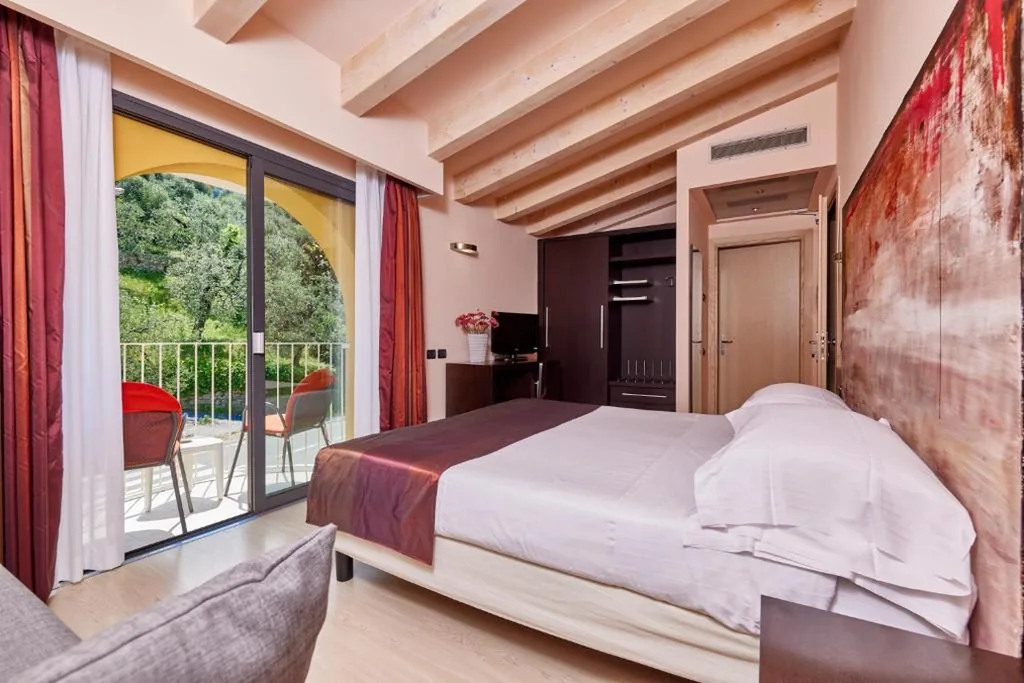Double or Twin Room — Hotel Europa