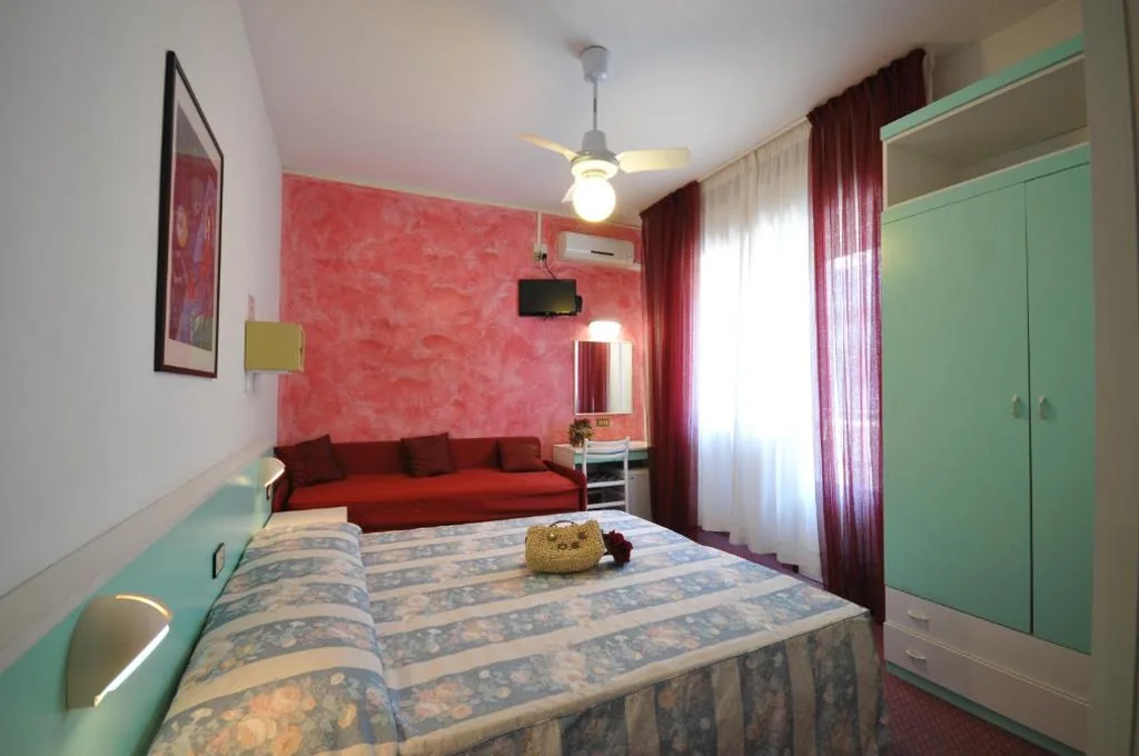 Double or Twin Room — Hotel Fortuna