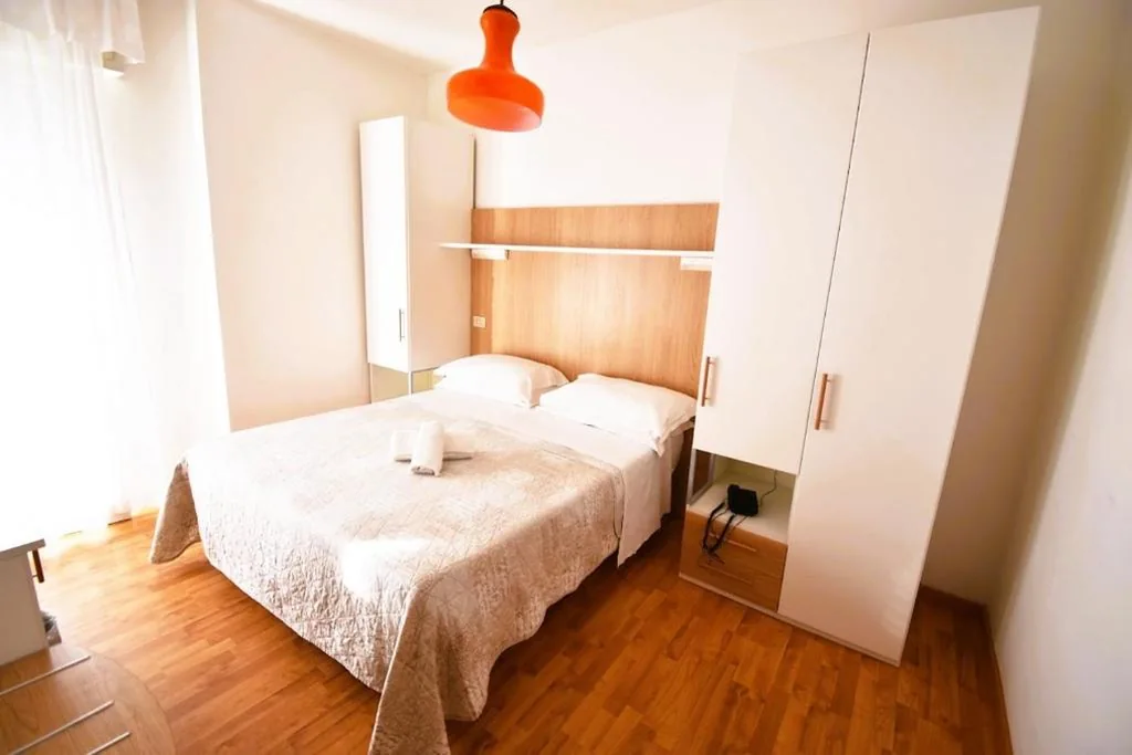 Double or Twin Room — Hotel Galles