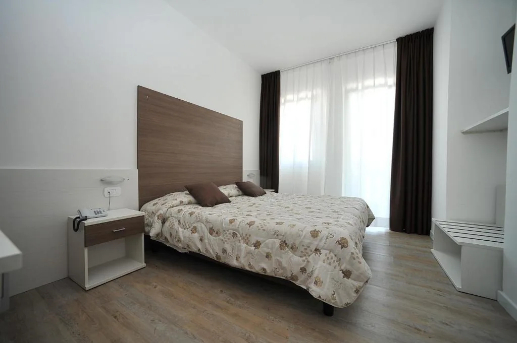 Double or Twin Room — Hotel Germania