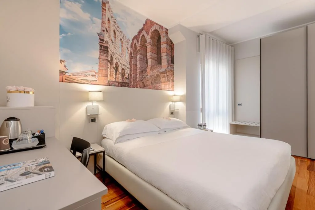 Camera Matrimoniale/Doppia con Letti Singoli — Hotel Giulietta e Romeo ***S