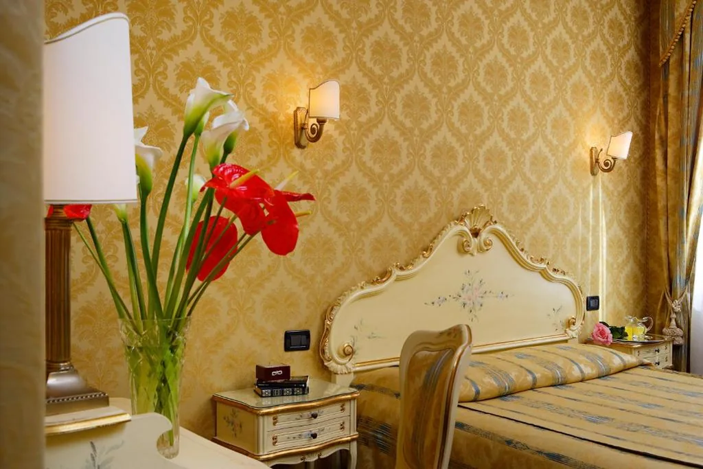 Double or Twin Room — Hotel Gorizia a La Valigia