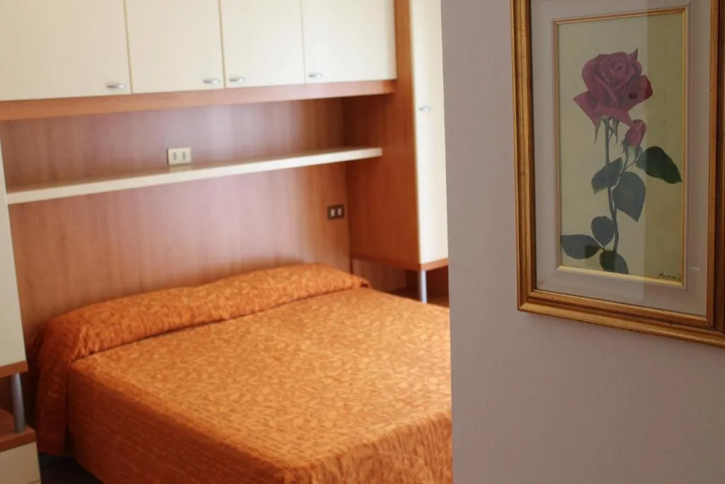 Camera Matrimoniale/Doppia con Letti Singoli — Hotel Kennedy
