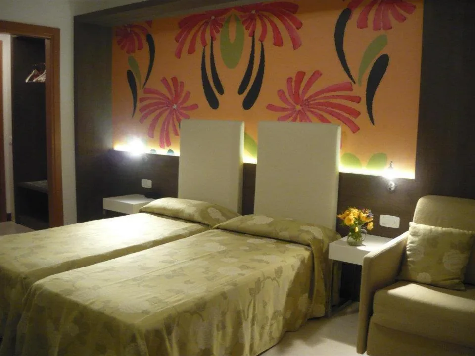 Double or Twin Room — Hotel Lily