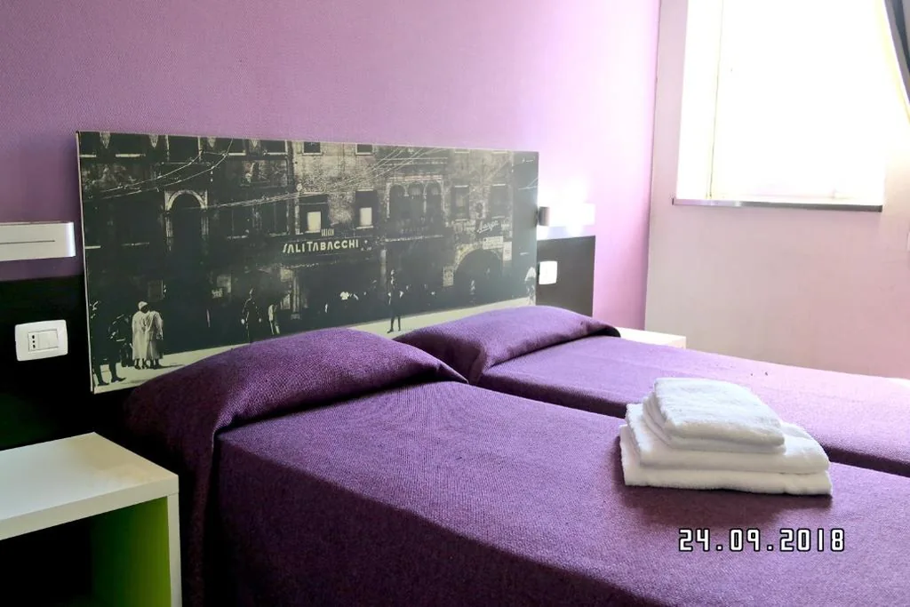 Double or Twin Room — Hotel Mondial