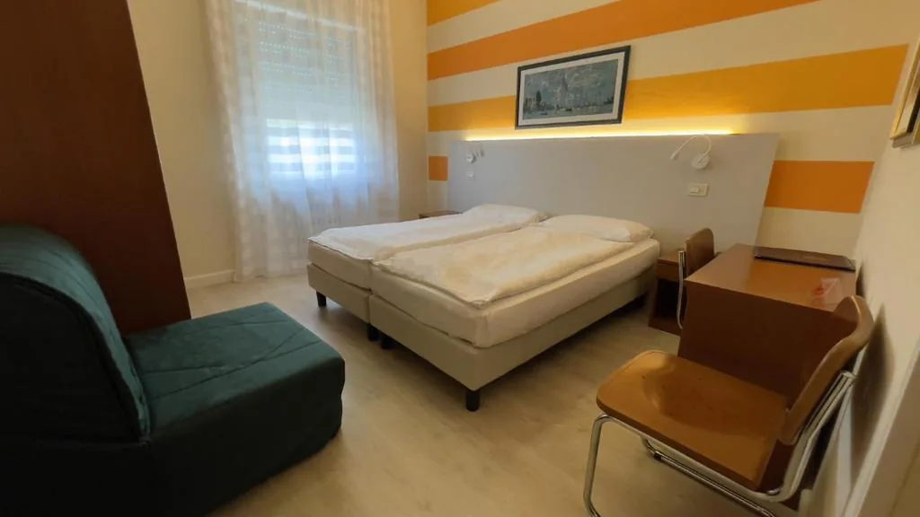 Double or Twin Room — Hotel Paradiso