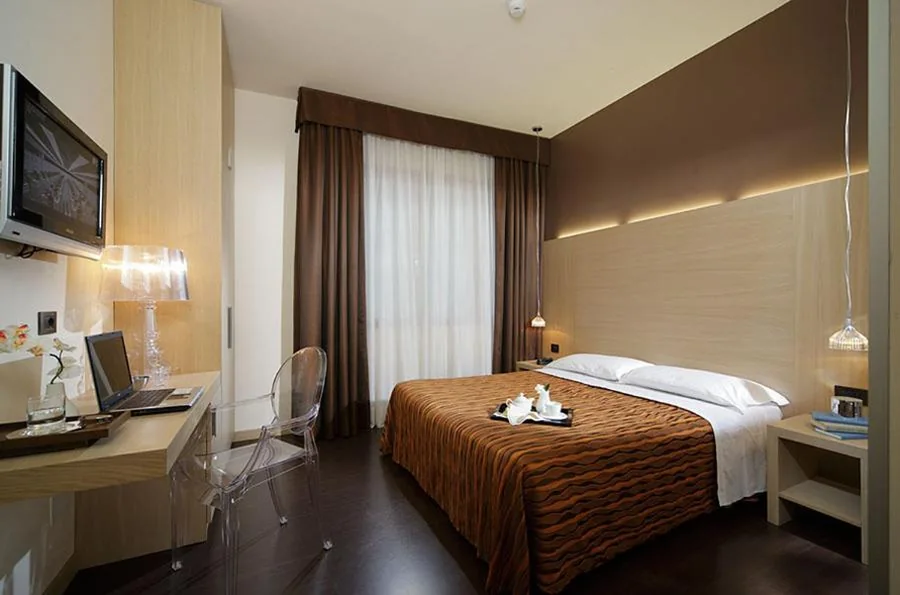 Double or Twin Room — Hotel Paris