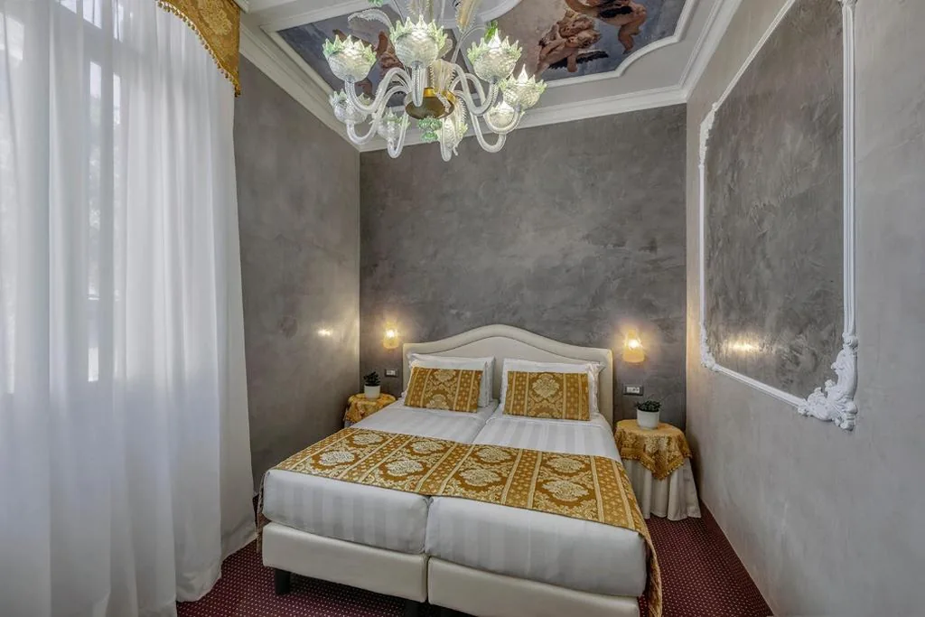 Double or Twin Room — Hotel Pausania