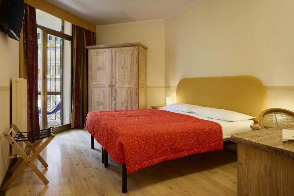 Camera Matrimoniale/Doppia con Letti Singoli — Hotel Portavescovo