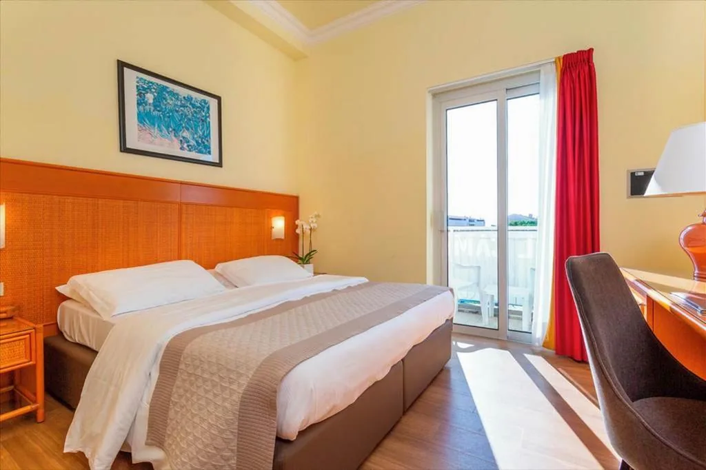 Double or Twin Room — Hotel Principe Palace