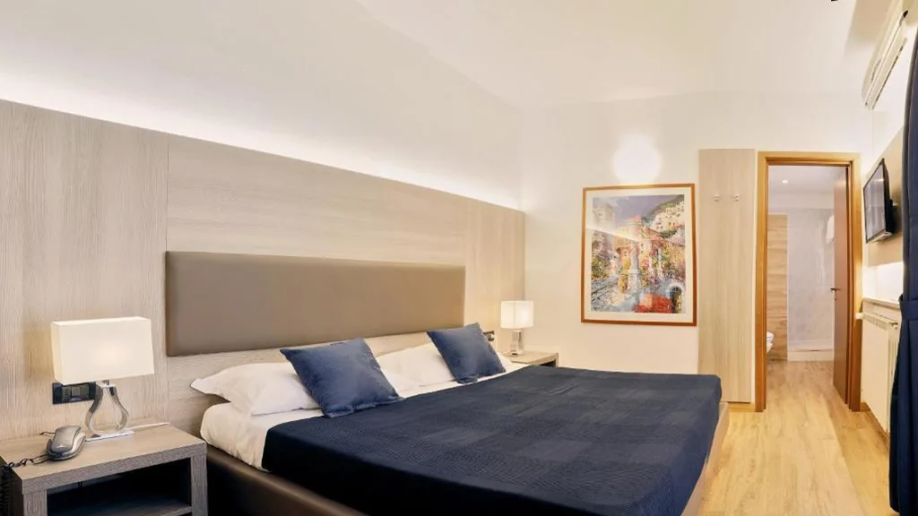 Double or Twin Room — Hotel Roberta