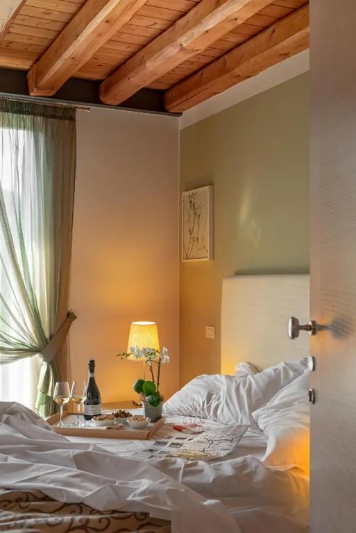 Camera Matrimoniale/Doppia con Letti Singoli — Hotel Rovere