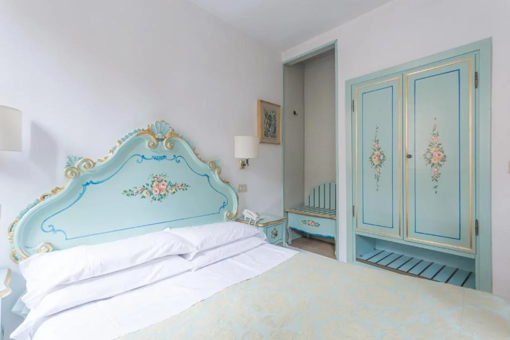 Double or Twin Room — Hotel Serenissima