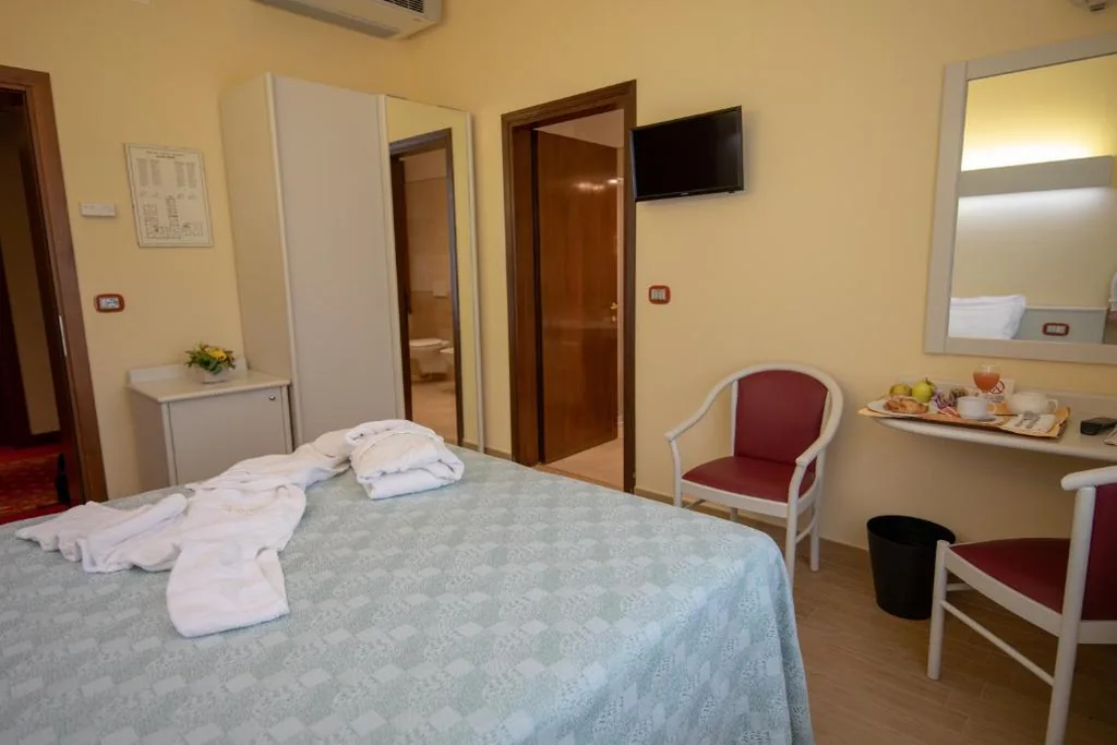 Camera Matrimoniale/Doppia con Letti Singoli — Hotel Terme Vena D’Oro