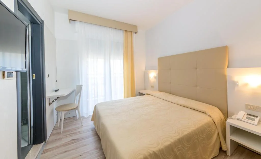 Camera Matrimoniale/Doppia con Letti Singoli — Hotel Torino